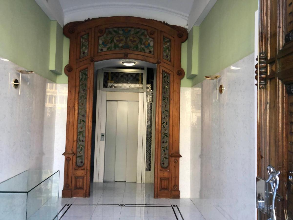 Mr. Serrano Apartments Barcelona Luaran gambar