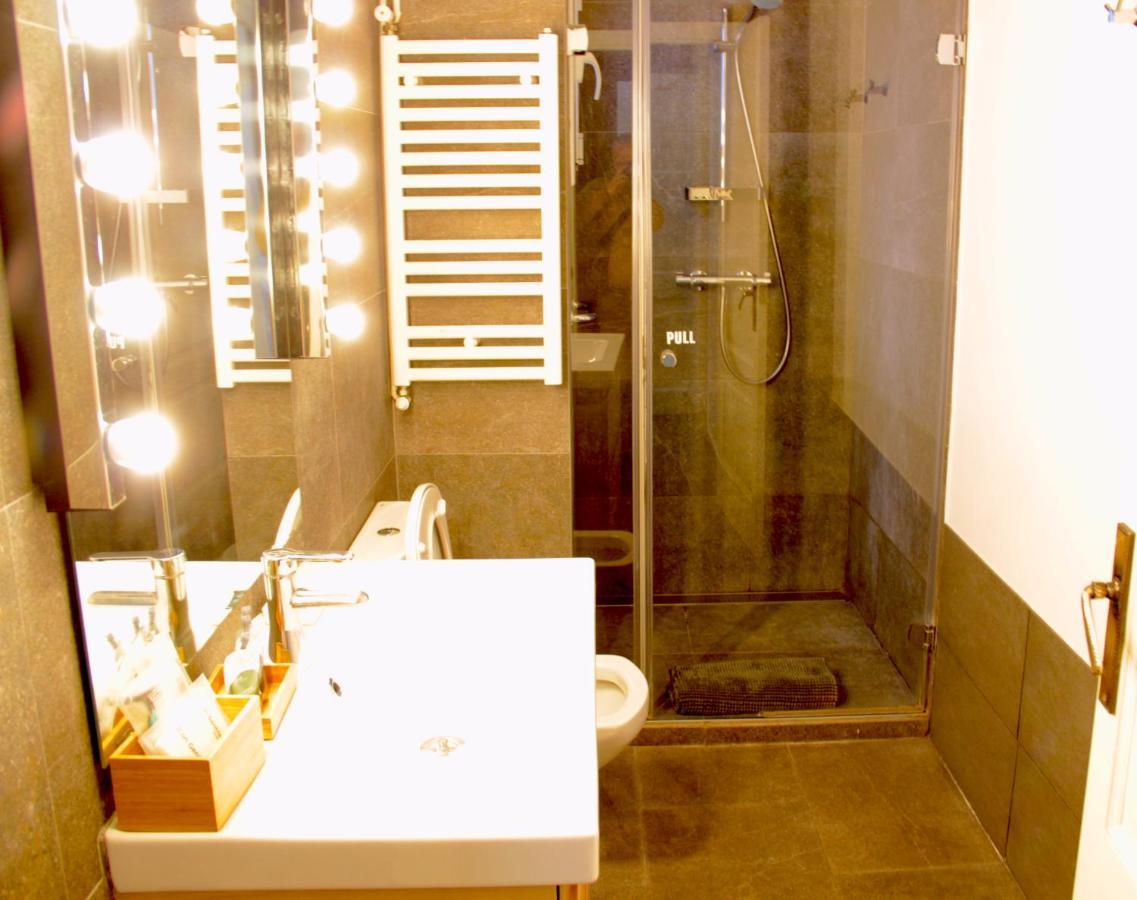 Mr. Serrano Apartments Barcelona Luaran gambar
