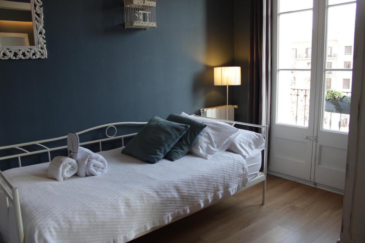 Mr. Serrano Apartments Barcelona Luaran gambar